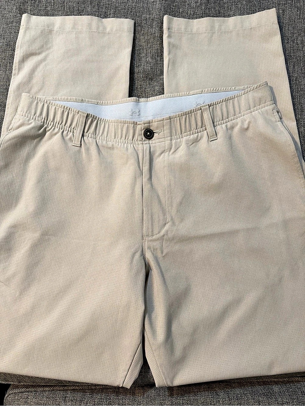 Under Armour Men's UA Beige Golf Pants Stretch Waist Belt Loops 36/32 Like New